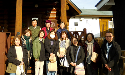 令和7年度「先進地視察・会員交流ツアー」集合写真